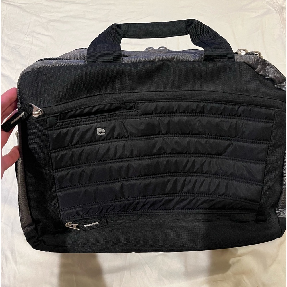 Ogio single shoulder laptop bag - Picture 7 of 14